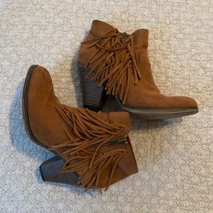 Mia size 7.5 fringe booties